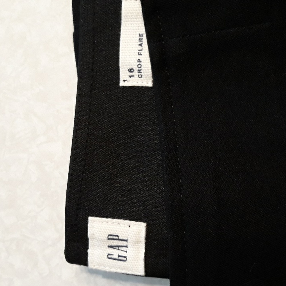 GAP Crop Flare High Rise-No Waistband